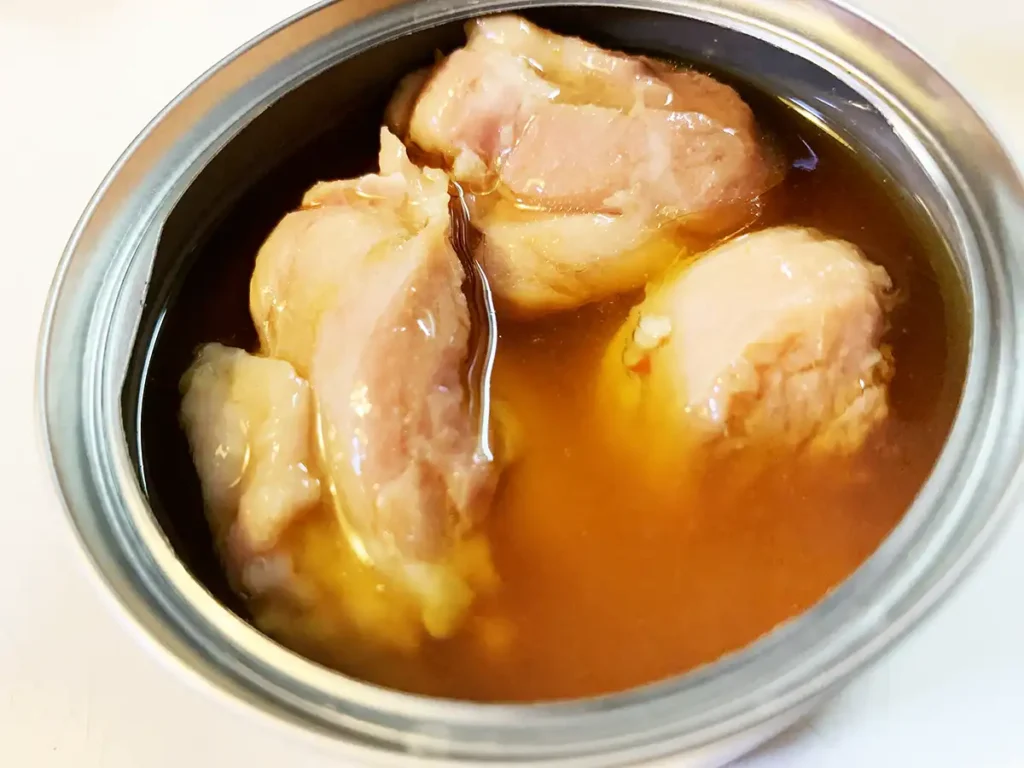 やみつき 鶏肉ごま油アヒージョ 蓋を開けた後